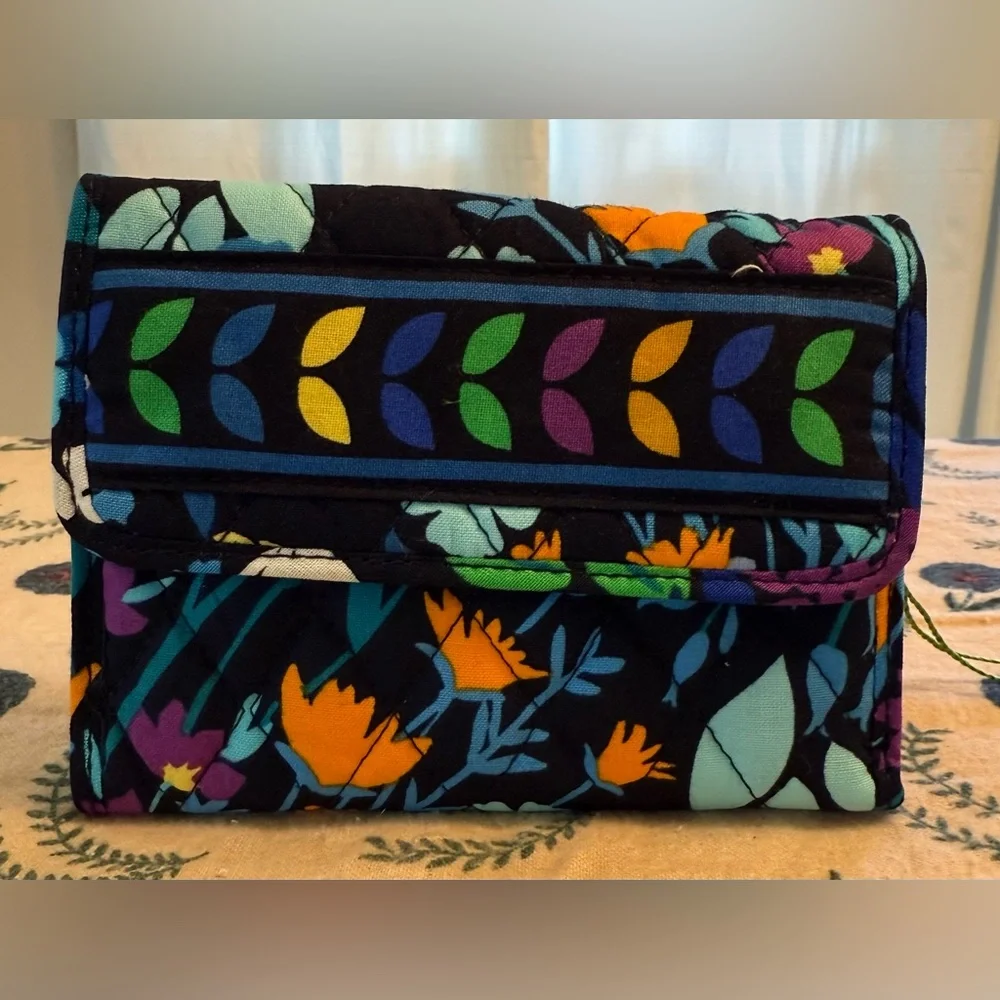 NWT Vera Bradley Euro Wallet in Midnight Blues Pattern - Picture 2 of 5